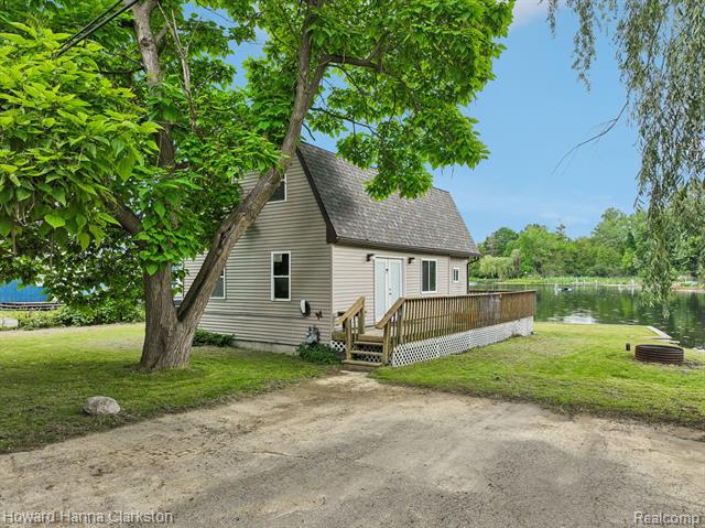 front view picture of 6830 Dixie Hwy, Clarkston, MI. 48346