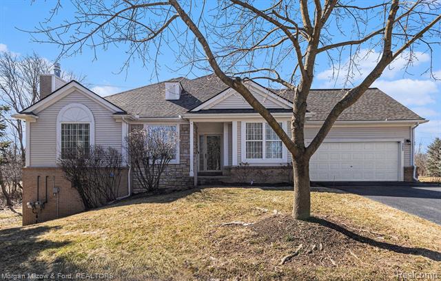 front view picture of 5602 Heathland Cir, Clarkston, MI. 48346