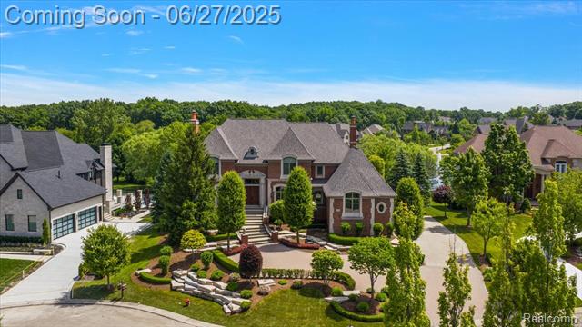 front view picture of 2848 Croftshire Ct, Rochester, MI. 48306