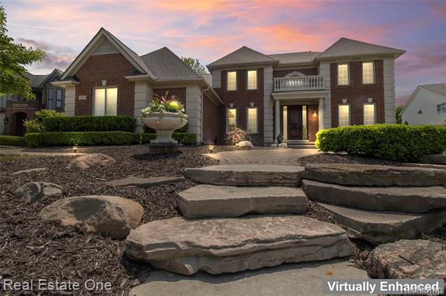 front view picture of 2901 Ambleside Ct, Rochester, MI. 48306