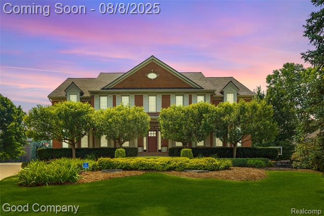 front view picture of 2933 Ambleside Ct, Rochester, MI. 48306