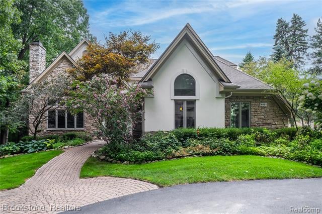 front view picture of 8003 Caribou Lake Ln, Clarkston, MI. 48346
