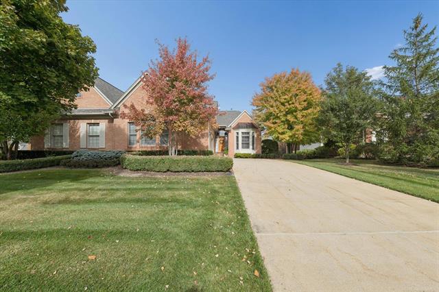 front view picture of 2794 Castlemartin Ct, Rochester, MI. 48306