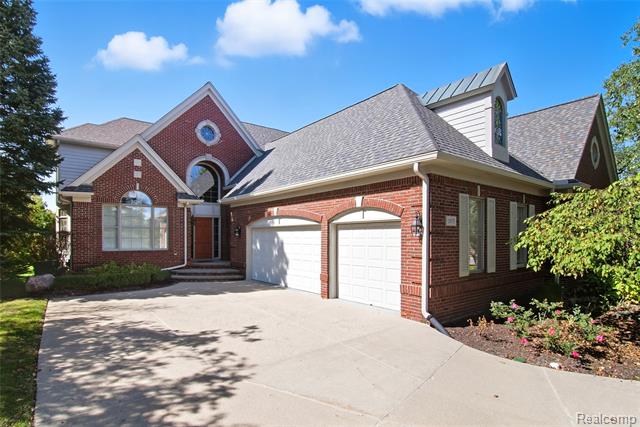 front view picture of 2879 Hastings Ct, Rochester, MI. 48306