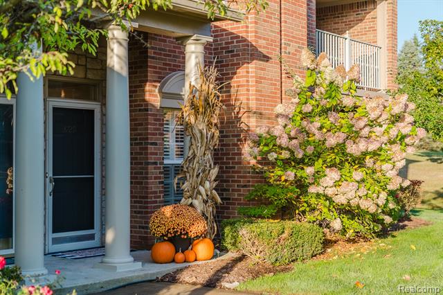 front view picture of 3729 Oakmonte Blvd, Rochester, MI. 48306