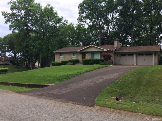 front view picture of 5955 Princess Ln, Clarkston, MI. 48346