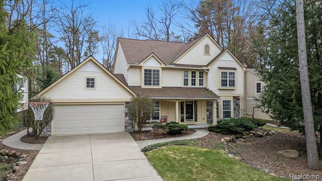front view picture of 6037 Pine Needle Ct, Clarkston, MI. 48346