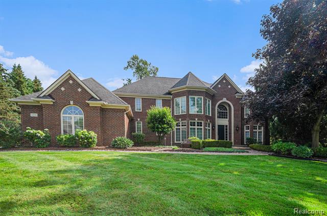 front view picture of 4831 Goodison Place Dr, Rochester, MI. 48306