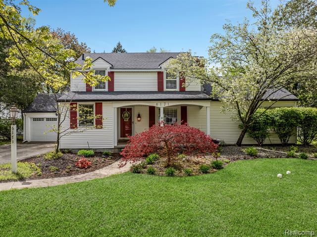 front view picture of 6171 S Main St, Clarkston, MI. 48346