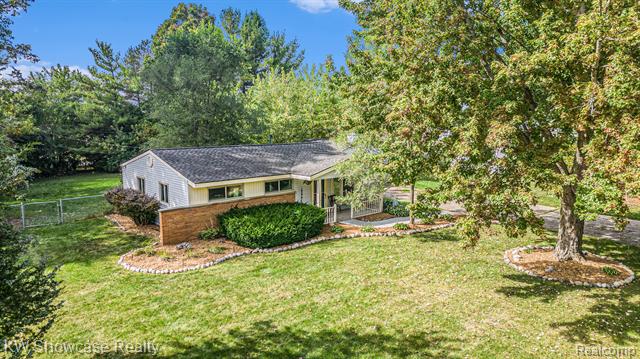 front view picture of 6319 Eastlawn Ave, Clarkston, MI. 48346