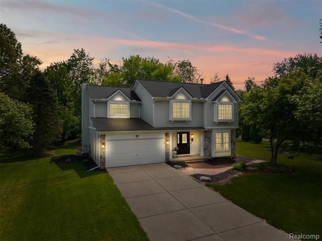front view picture of 6248 Lake Waldon Ct, Clarkston, MI. 48346