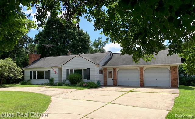front view picture of 6201 S Main St, Clarkston, MI. 48346