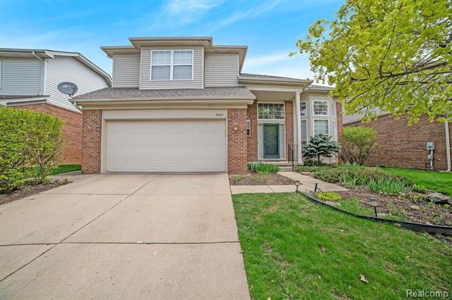 front view picture of 3087 Silverbrook Dr, Rochester, MI. 48306
