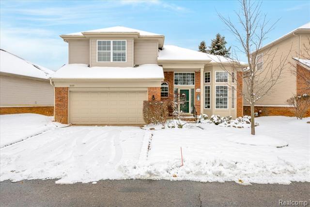 front view picture of 3132 Bridlewood Dr, Rochester, MI. 48306