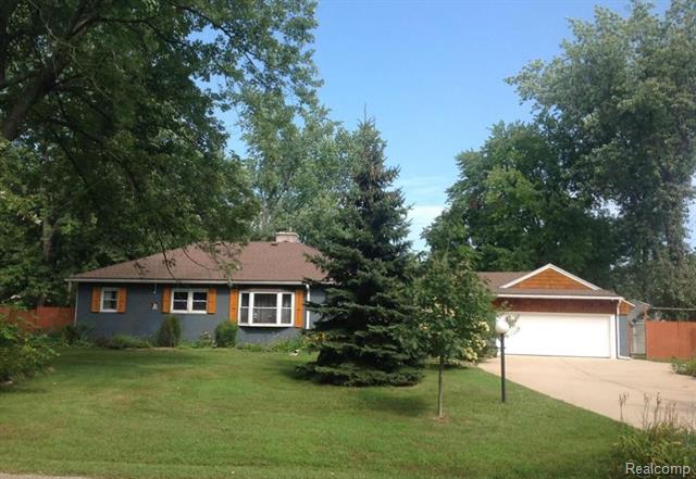 front view picture of 6360 Havelock Dr, Clarkston, MI. 48346