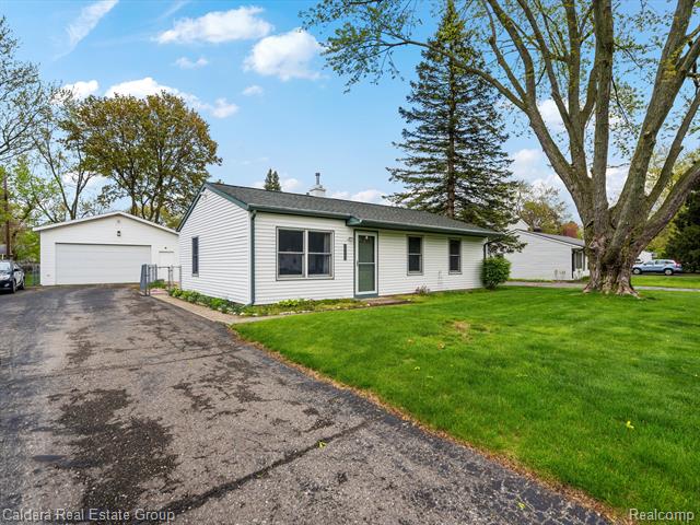 front view picture of 3647 Grafton St, Lake Orion, MI. 48359