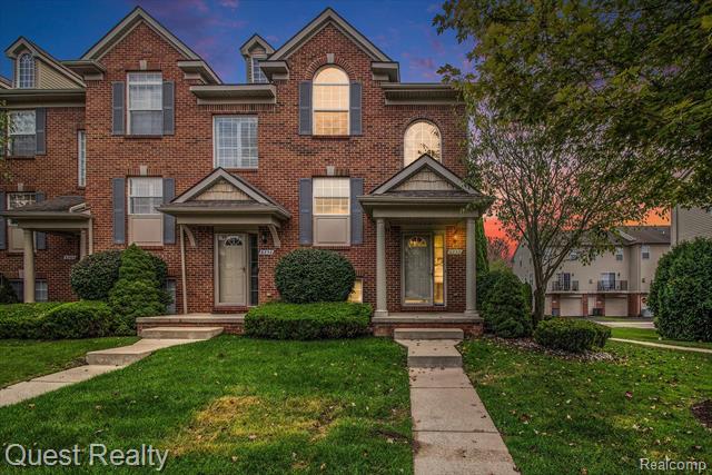 front view picture of 6252 Cheshire Park Dr, Clarkston, MI. 48346