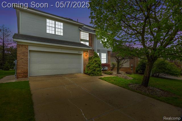 front view picture of 4828 Carrington Dr, Rochester, MI. 48306