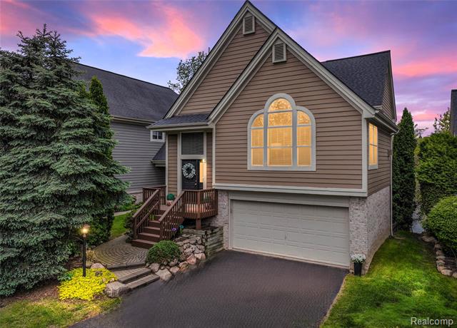 front view picture of 6532 Turtle Walk, Clarkston, MI. 48346