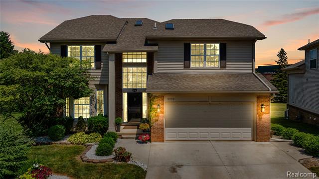 front view picture of 3230 Lynhurst Ct, Rochester, MI. 48306