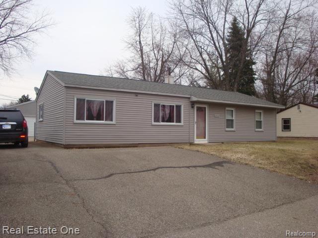 front view picture of 2512 Flintridge St, Lake Orion, MI. 48359