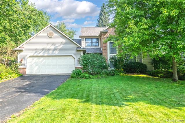 front view picture of 6338 Almond Ln, Clarkston, MI. 48346