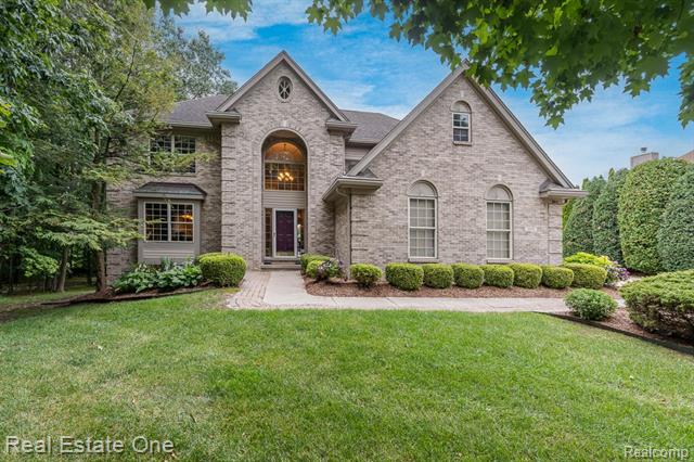 front view picture of 3515 Discus Ct, Lake Orion, MI. 48360