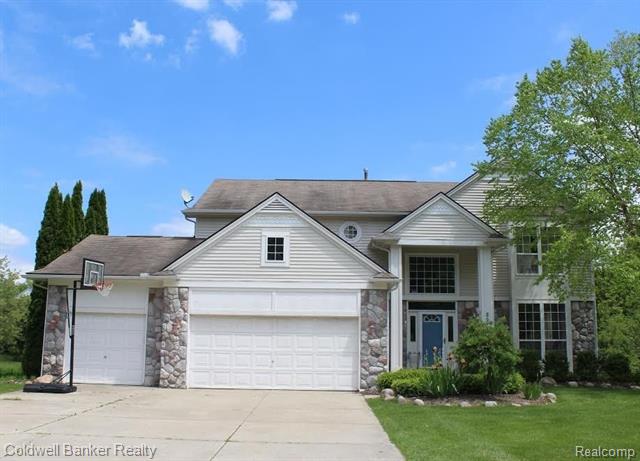 front view picture of 6024 Ravine Ct, Clarkston, MI. 48348