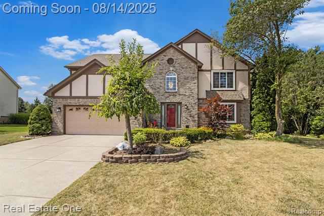 front view picture of 3464 Kossuth Ct, Lake Orion, MI. 48360