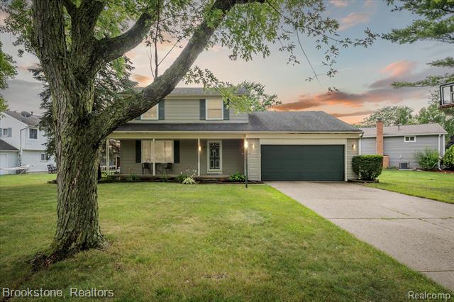 front view picture of 3260 Regency Dr, Lake Orion, MI. 48359