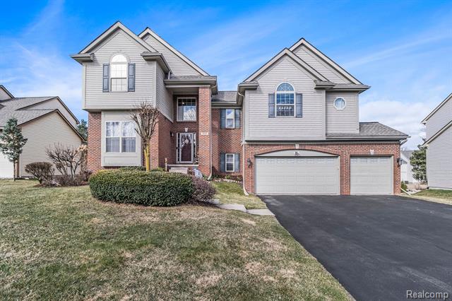 front view picture of 3172 Waldon Ridge Dr, Lake Orion, MI. 48359