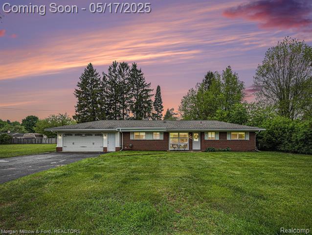 front view picture of 6681 Pear Ln, Clarkston, MI. 48346