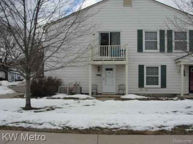 front view picture of 2802 Willow Ct, Lake Orion, MI. 48360