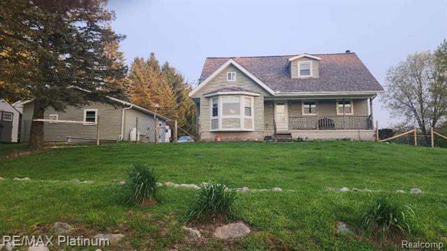 front view picture of 2025 Rose Center Rd, Holly, MI. 48442