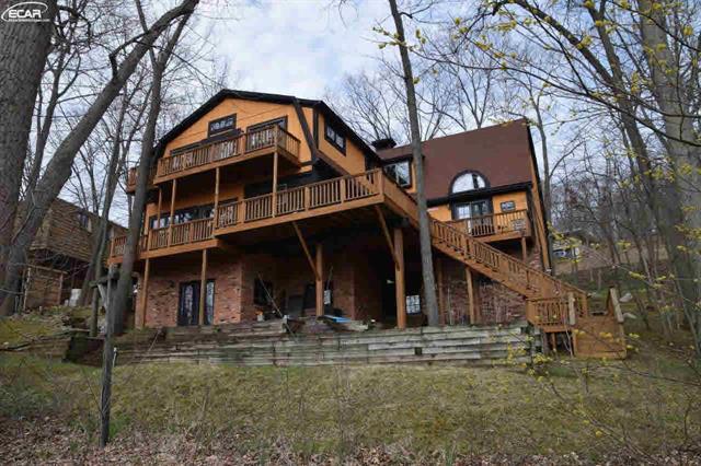 front view picture of 6885 Deerhill Dr, Clarkston, MI. 48346