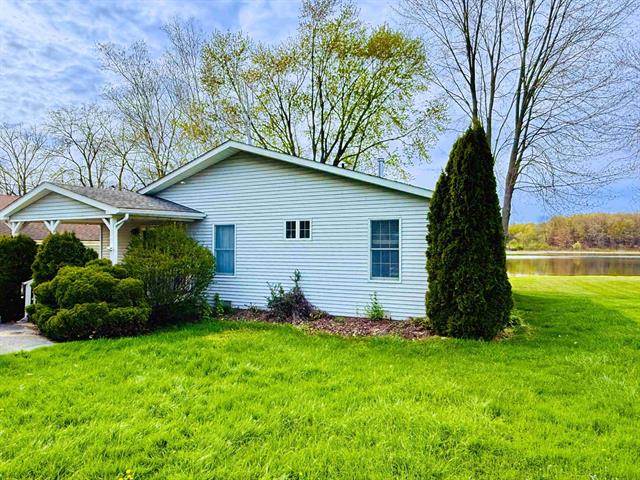 front view picture of 1236 Beaver Brook Dr, Holly, MI. 48442