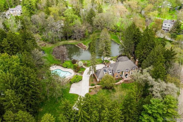 front view picture of 3985 S Ellamae Rd, Oakland, MI. 48363