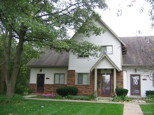front view picture of 7310 Blue Water Dr, Clarkston, MI. 48348