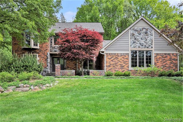 front view picture of 7254 Dark Lake Dr, Clarkston, MI. 48346