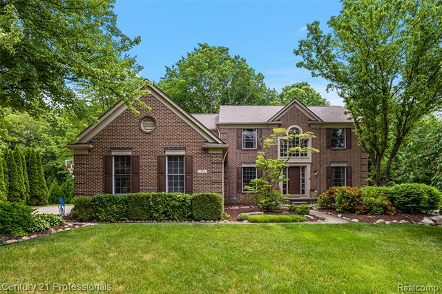 front view picture of 7363 Oakstone Dr, Clarkston, MI. 48348