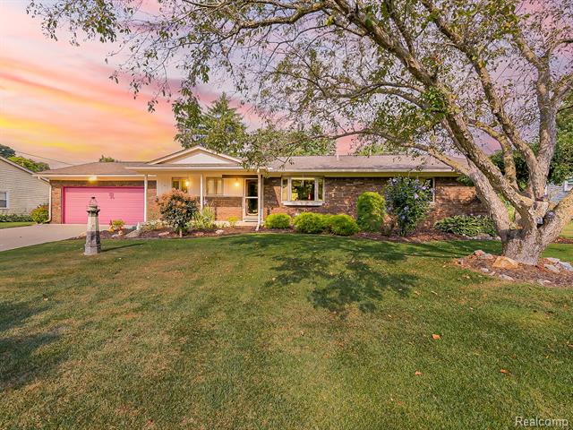 front view picture of 2658 Freeman Dr, Lake Orion, MI. 48360