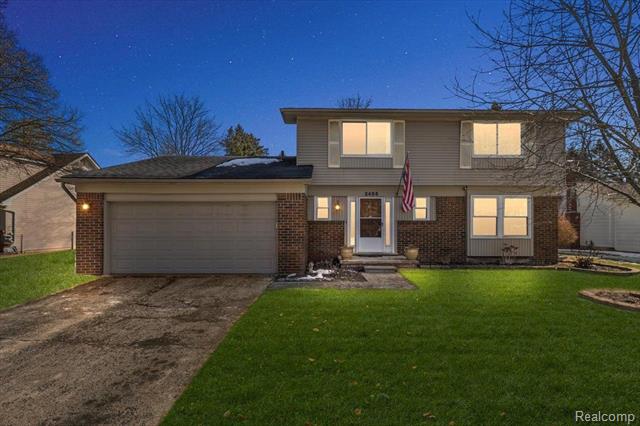 front view picture of 2455 Browning Dr, Lake Orion, MI. 48360