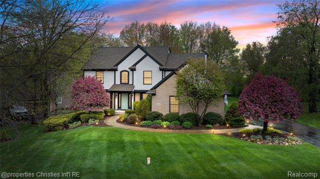 front view picture of 9840 Oak Valley Dr, Clarkston, MI. 48348