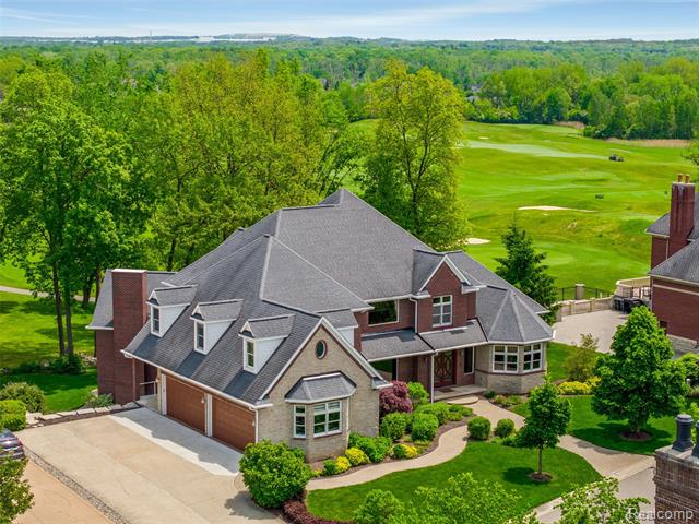 front view picture of 7432 Foxburg Ct, Clarkston, MI. 48348