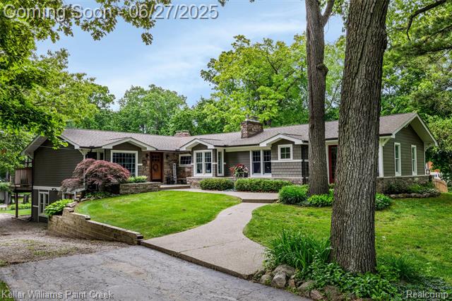 front view picture of 3753 Orion Rd, Oakland, MI. 48363