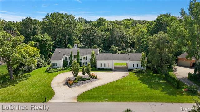 front view picture of 924 Knob Creek Dr, Rochester, MI. 48306