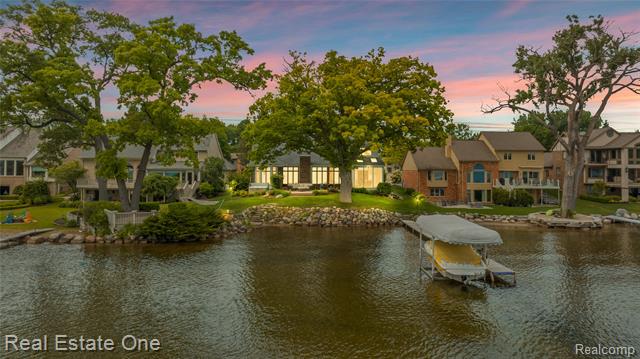 front view picture of 2505 Cedar Key Dr, Lake Orion, MI. 48360