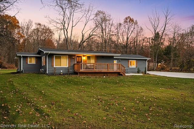 front view picture of 7669 S Eston Rd, Clarkston, MI. 48348