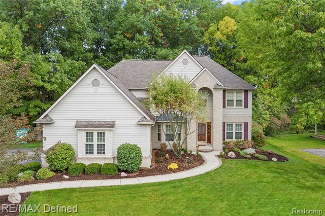 front view picture of 8284 Brookstone Ln, Clarkston, MI. 48348
