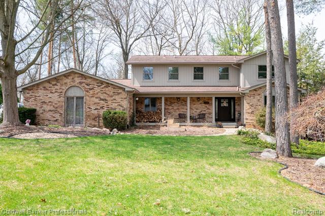 front view picture of 8177 Fawn Valley Dr, Clarkston, MI. 48348